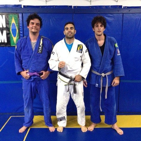 Wagner Moura el actor que da vida a Pablo Escobar, entrena BJJ